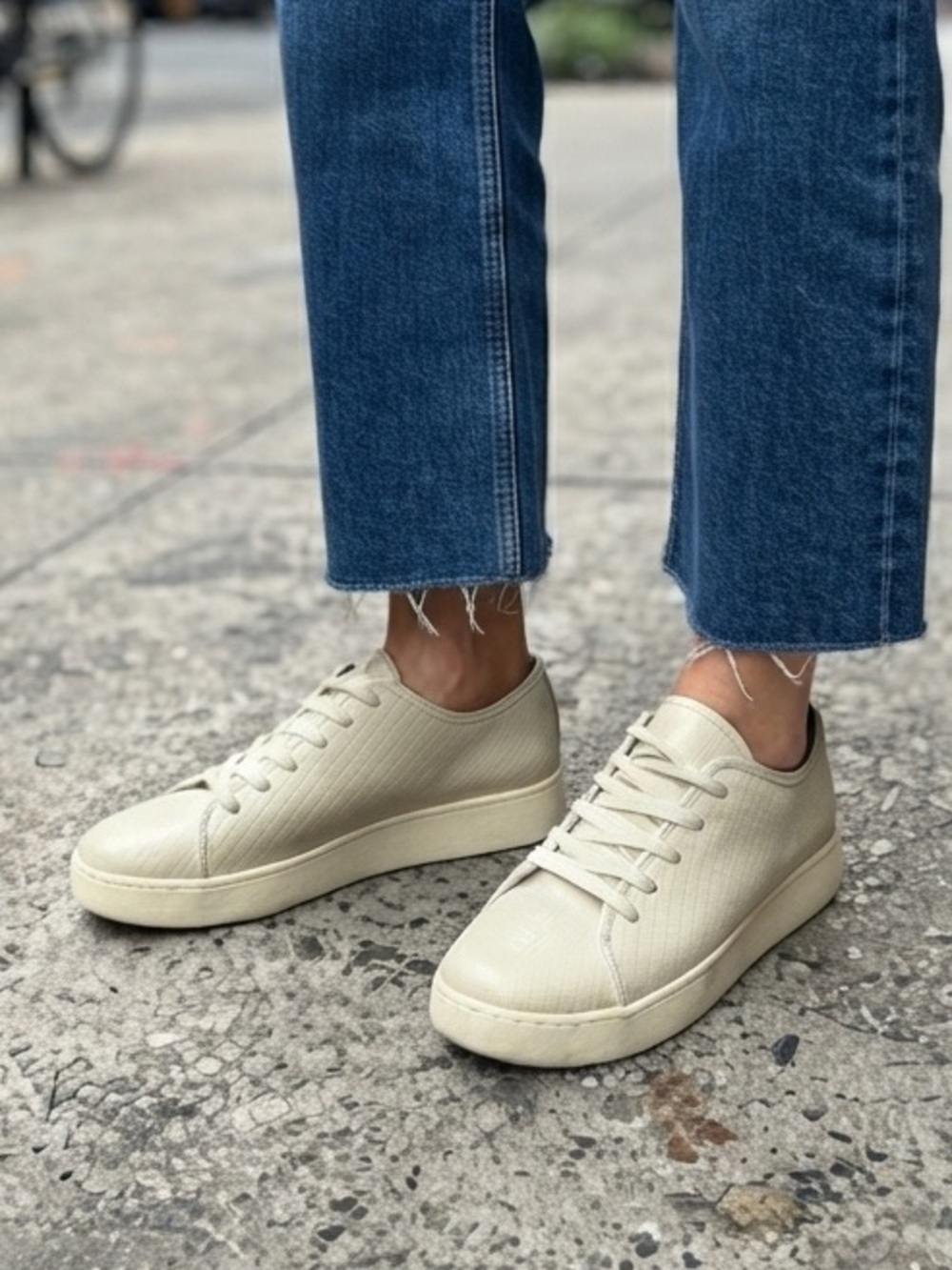 Oasis Society Ivory Embossed Crocodile Print Sneakers Size 8